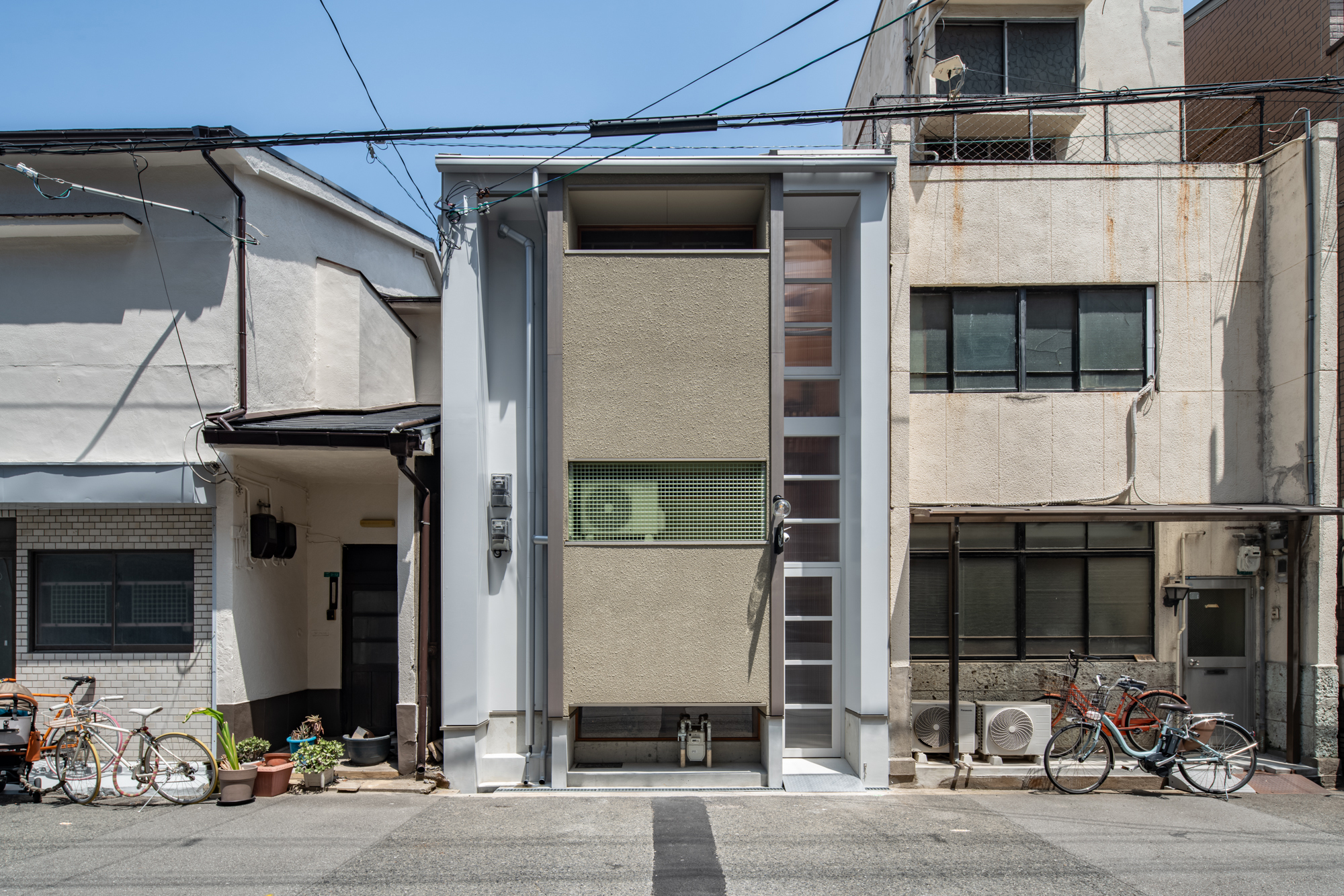 リノベーションされた美容院の外観写真、建築写真、大阪