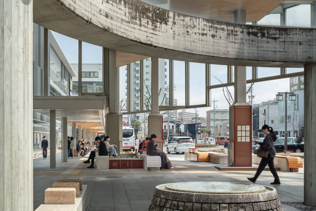 建築写真、公共建築、駅前広場、東岡崎駅